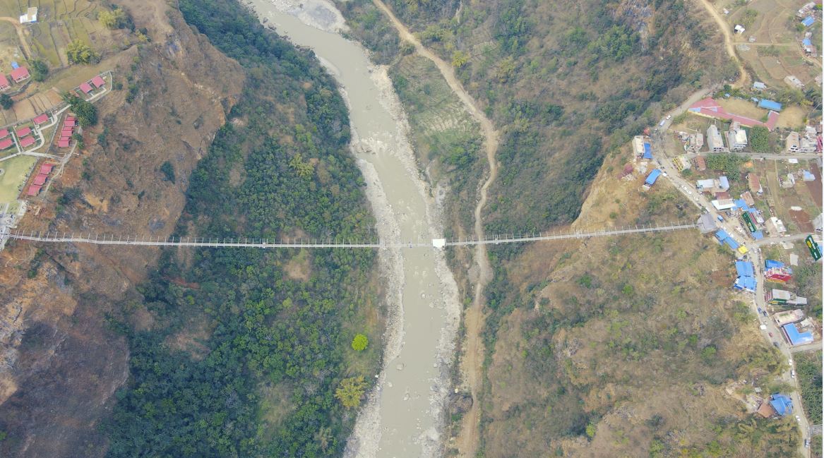 शनिबार पर्वत पुगे दुई हजारबढी पर्यटक